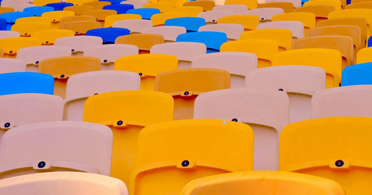 Stade de football illuminé — campagne virale LEGO Coupe du Monde 2026